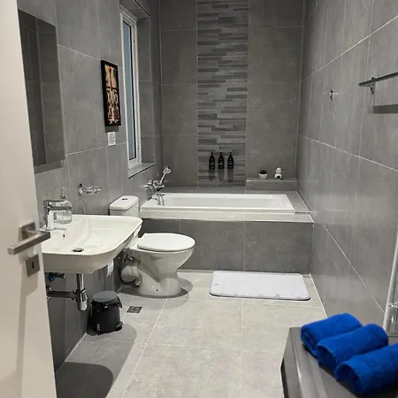 The White Balcony 아파트 *