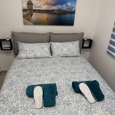 아파트 The White Balcony *