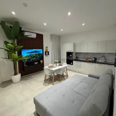 The White Balcony * Gzira