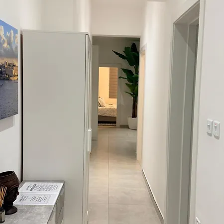 The White Balcony * 그지라