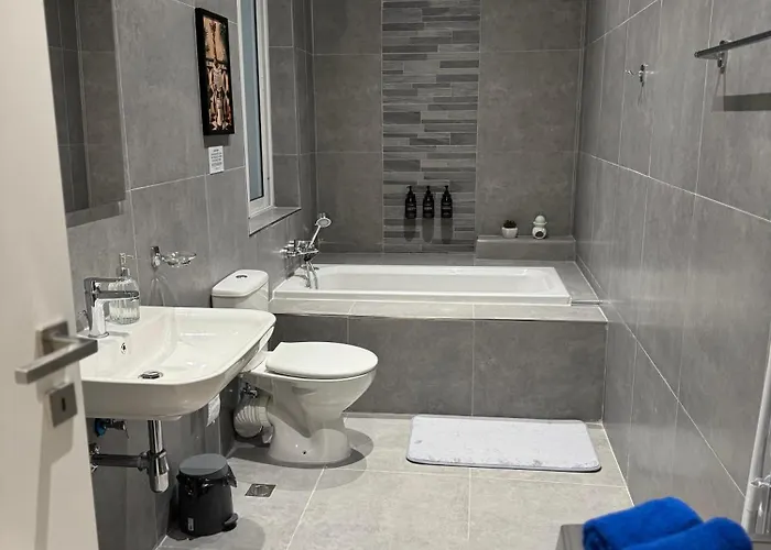 The White Balcony 아파트 *